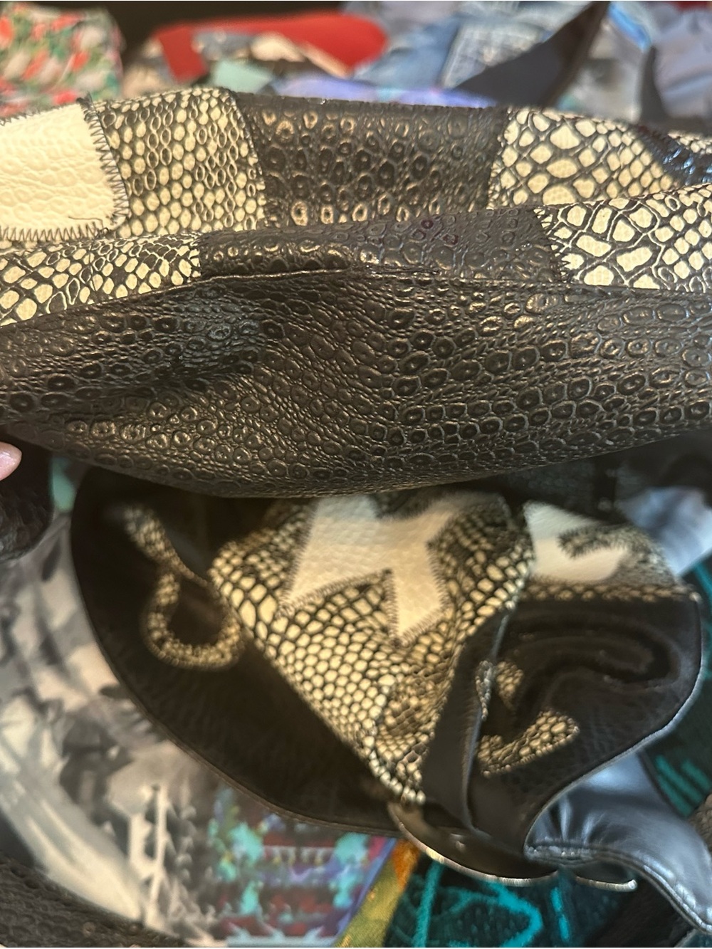 Vintage 90’s/Y2K Faux Leather Black and Cream Snake-Print Shoulder Bag - Picture 7 of 8